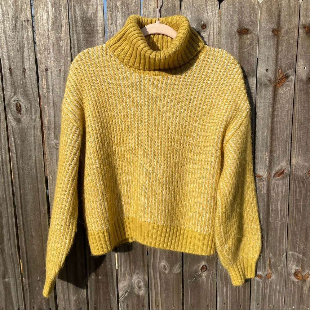 Old Navy sweater